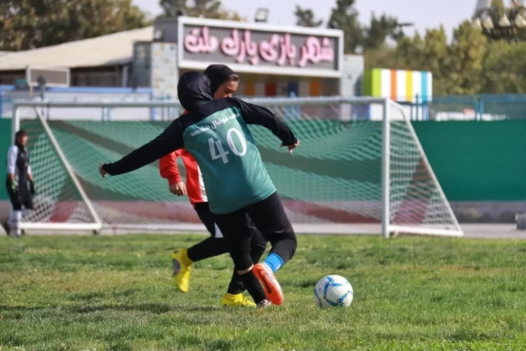 مادر فوتبالیست یعنی چی؟